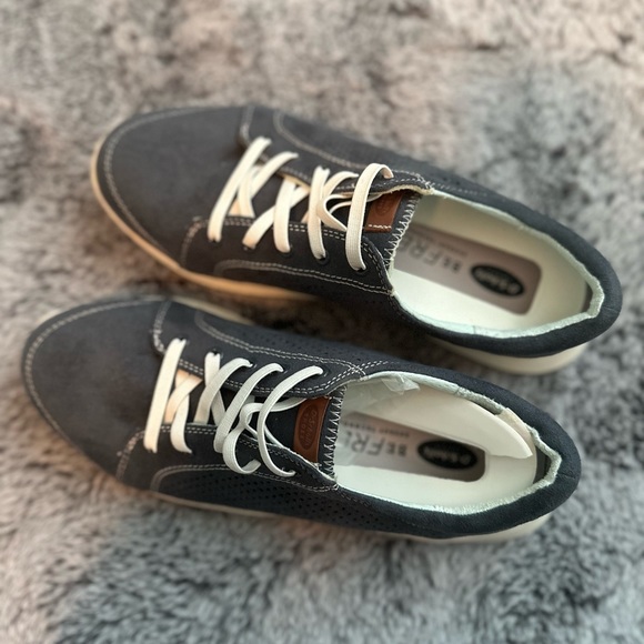 Blue Dr. Scholl’s Be Free Energy Technology Shoes - Picture 2 of 5